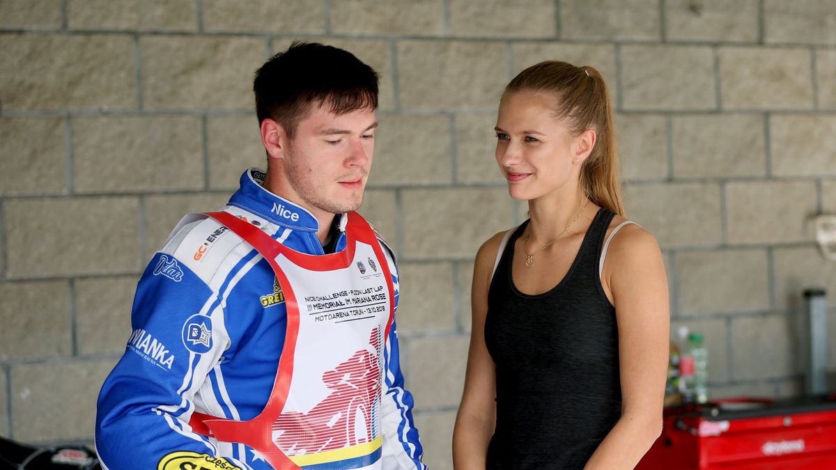 WP SportoweFakty / Łukasz Trzeszczkowski / Marcel Szymko w parku maszyn.