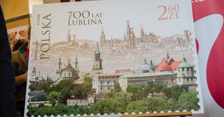 Lublin na nowym znaczku pocztowym z okazji 700-lecia miasta