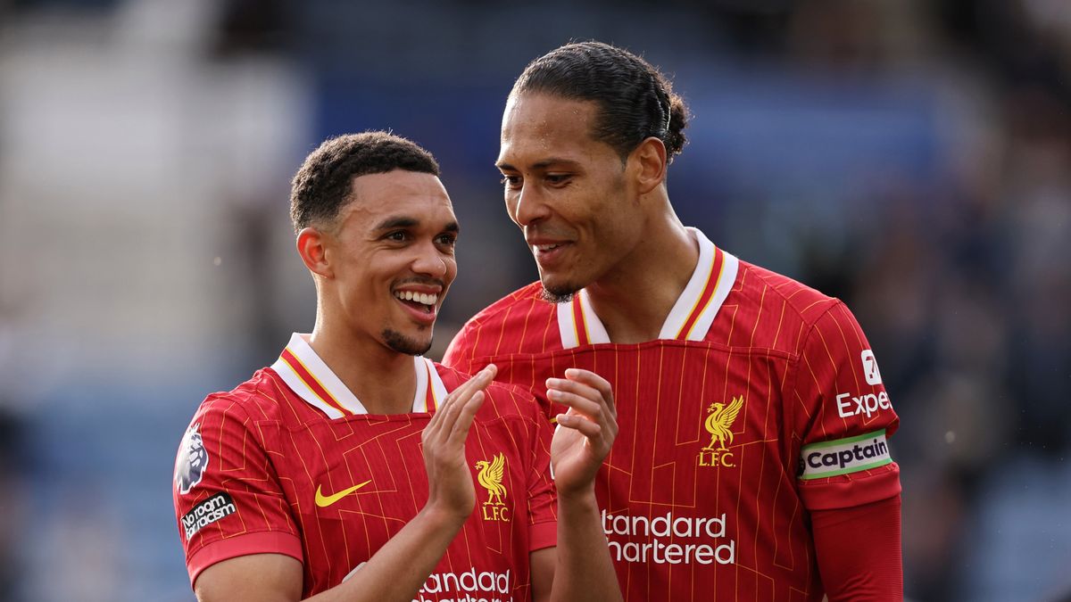 Getty Images / Catherine Ivill - AMA / Na zdjęciu: Trent Alexander-Arnold i Virgil van Dijk