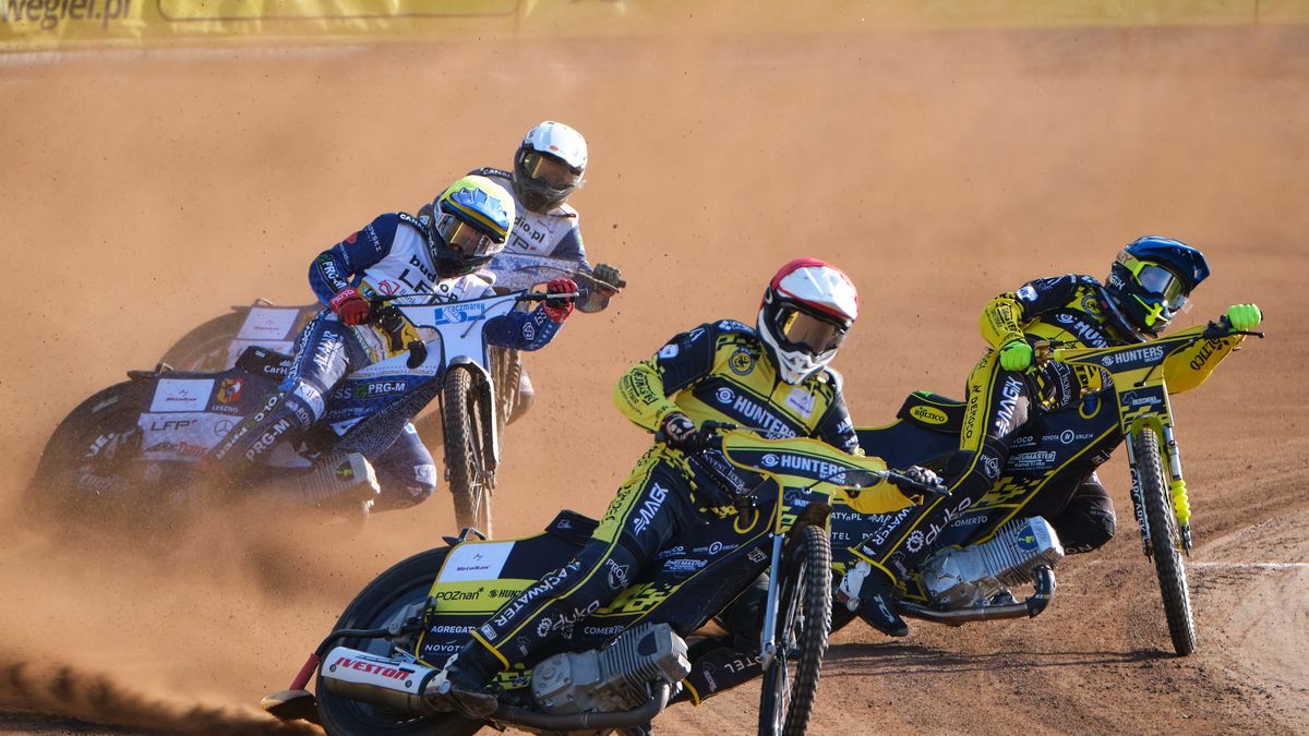 WP SportoweFakty / Mateusz Jaśkowiak / Na zdjęciu: żużlowcy Hunters PSŻ-u Poznań na czele
