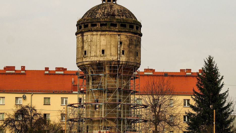 Gliwice. Zabytkowa wieża ciśnień przechodzi remont.