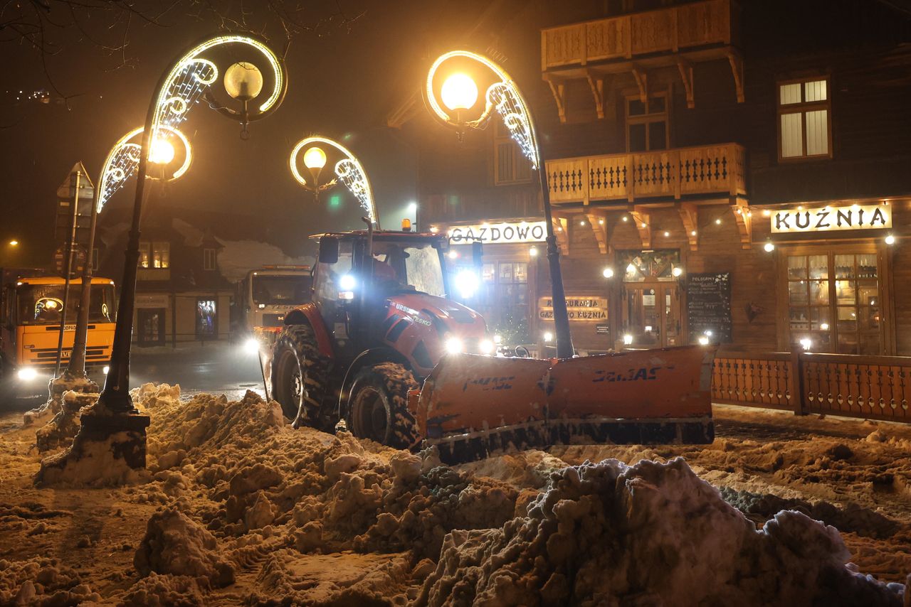 To nie była spokojna noc na Krupówkach. Władze miasta o nocnej akcji