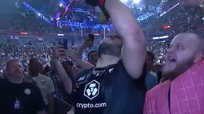 UFC 264. Tai Tuivasa znowu to zrobił! Co za szalony zwyczaj! [WIDEO]