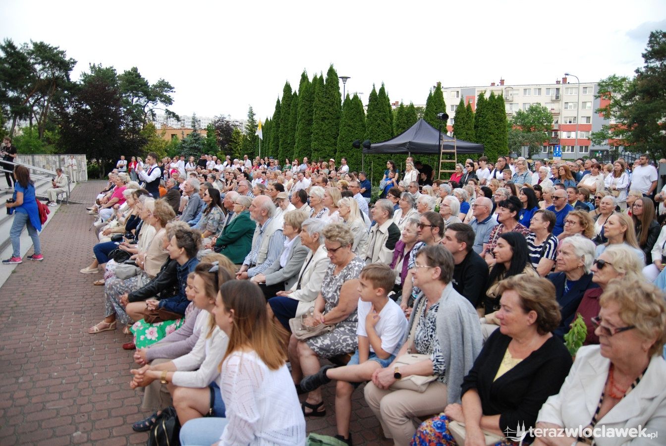 Koncert muzyki chrześcijańskiej na Zazamczu