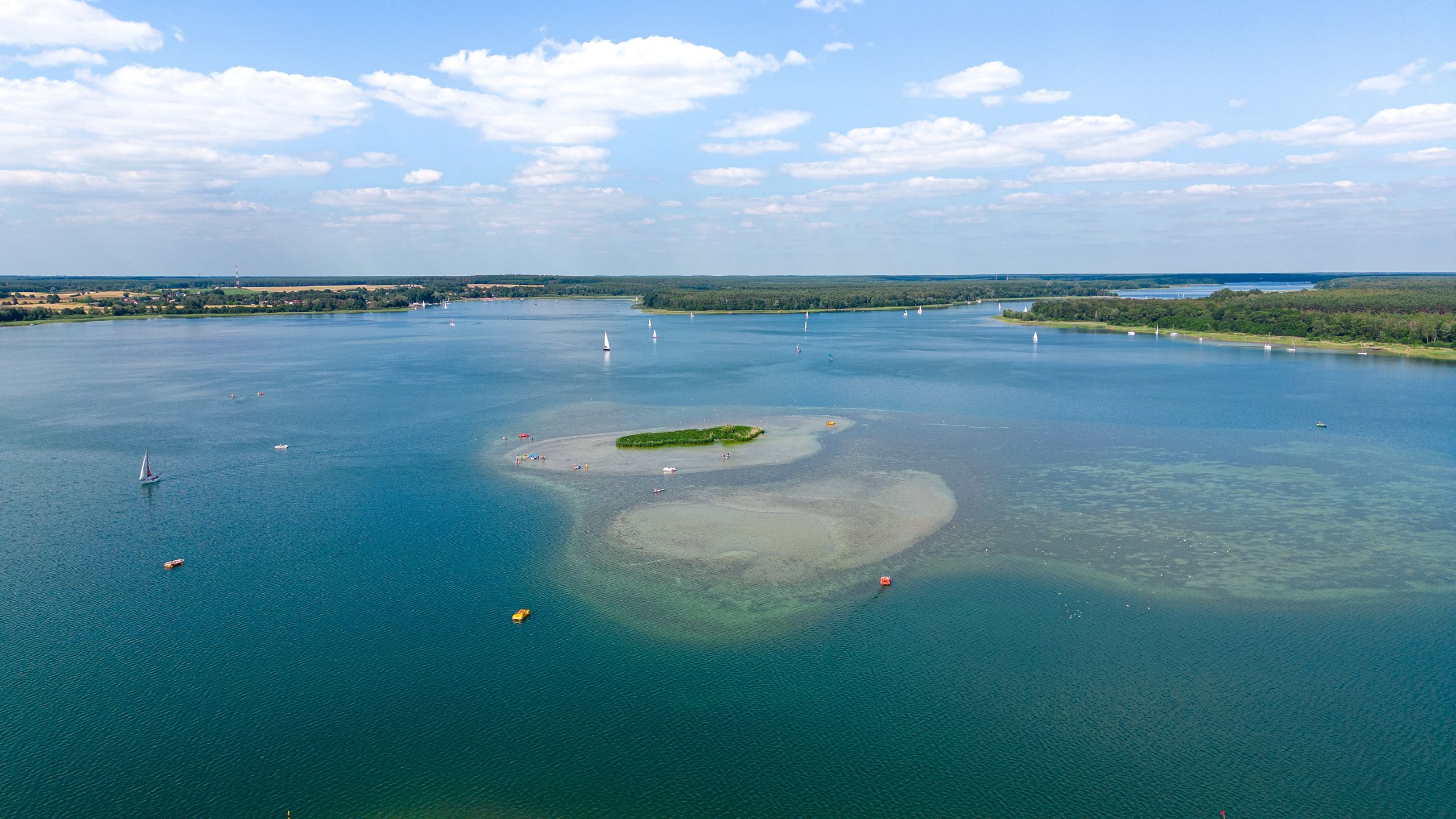 krajobraz, dron, fotografia z lotu ptaka, jezioro, natura, podróż, powidz, polska, lato, horyzont, plaza