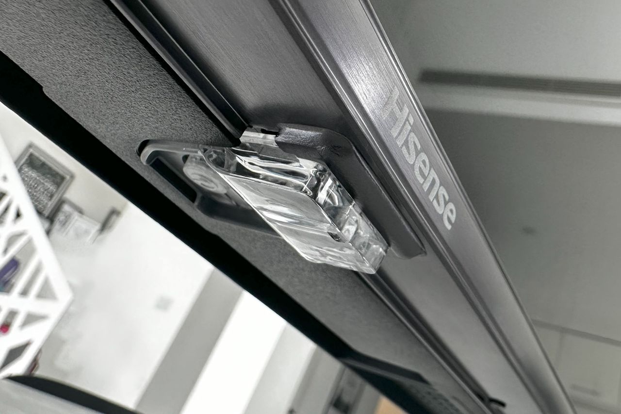 Hisense ULED 65U6KQ - odbiornik