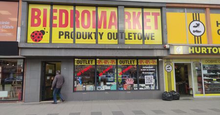 "Biedromarket" z ubraniami za 10 zł. Biedronka zdziwiona