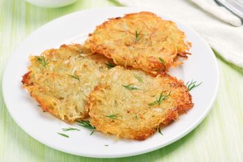 Lżejsza wersja placków ziemniaczanych. Będą chrupiące bez smażenia