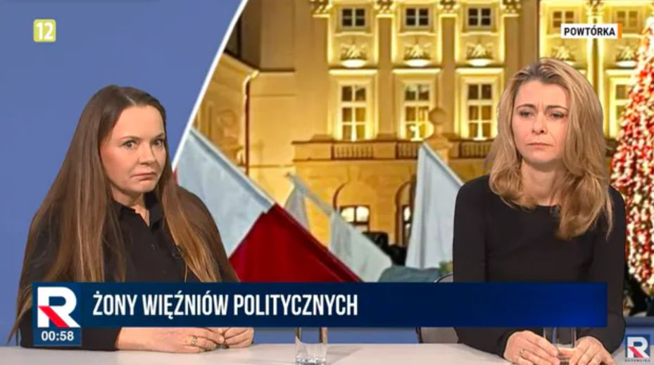 Żony Kamińskiego i Wąsika podczas wywiadu z Danutą Holecką w TV Republika 