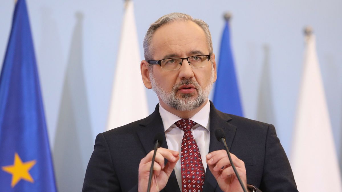 Konferencja Mateusza Morawieckiego i Adama Niedzielskiego21.01.2022 Warszawa Konferencja premiera Mateusza Morawieckiego oraz ministra zdrowia Adama Niedzielskiego  Fot Tomasz Jastrzebowski/REPORTERn/z: Adam NiedzielskiTomasz Jastrzebowski/REPORTER