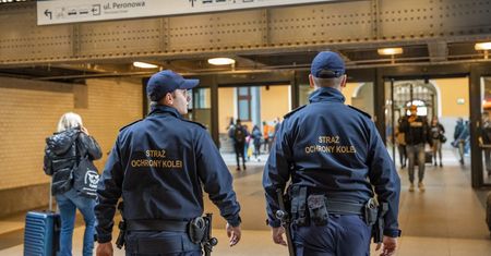 Poznań: mężczyzna groził nożem podróżnemu na Dworcu Głównym