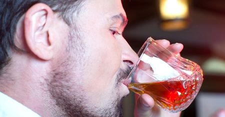 Jeden drink tygodniowo mniej oznacza dłuższe życie