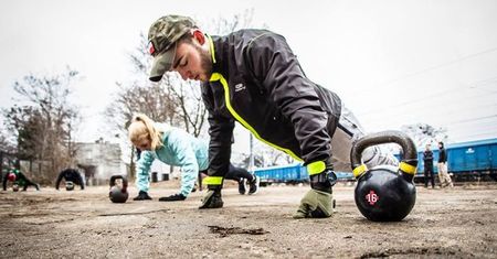 Mud Max: Biegacze kontra rugbiści