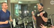 Jeden z najbardziej imprezowych aktorów. Jak wygląda jego trening na siłowni?
