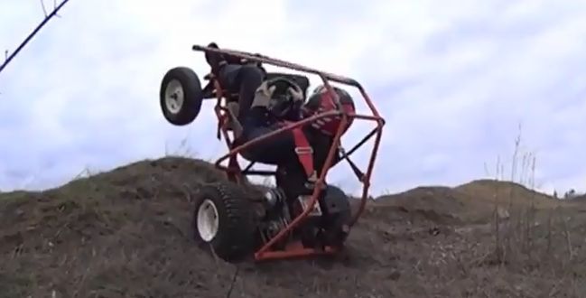 Ten gokart przetrwa wszystko! Nawet dachowanie