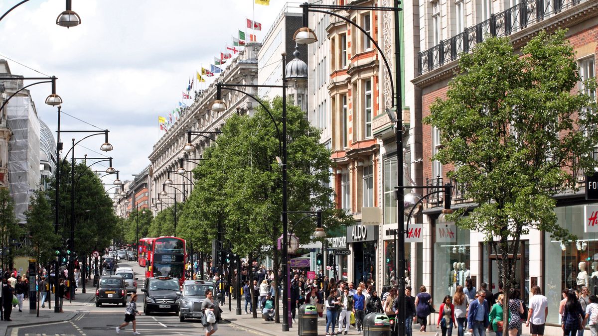 Na prestiżowej Oxford Street swoje sklepu mają słynne marki - także z Polski.