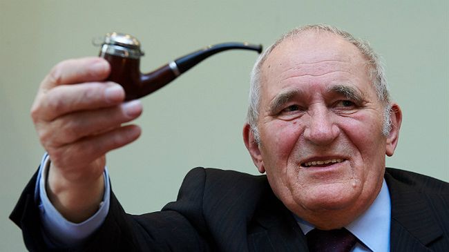 Romuald Karaś z fajką Józefa Stalina