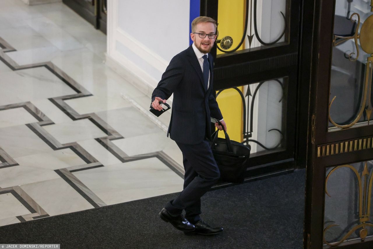 Piotr Patkowski w kontrowersyjnej agencji. Będzie nie do ruszenia przez lata