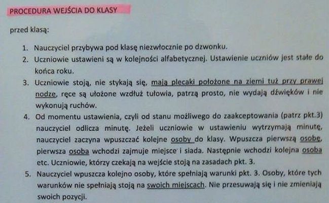 Obowiązkowa musztra uczniów podstawówki. "Opłaca się dobrze zachowywać"