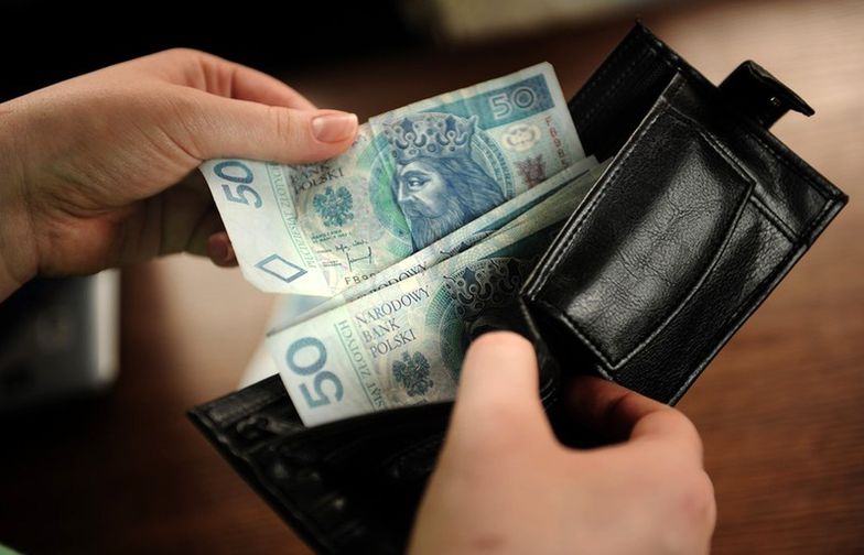 Ponad 40 procentom z nas nie starcza do pierwszego