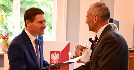 Polityk PiS rzucił papierami, bo miał obiecane stanowisko. Zimny prysznic