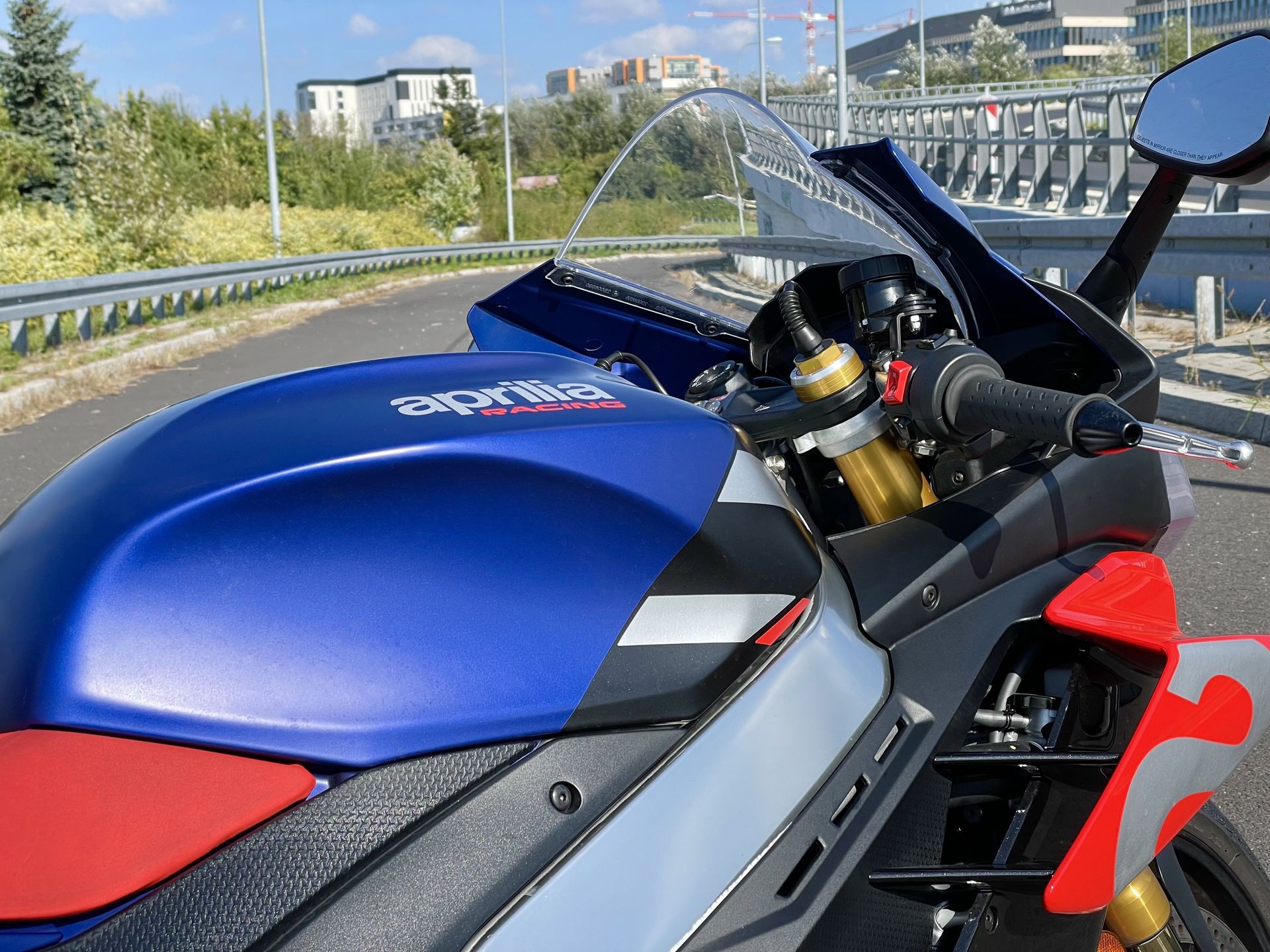 Aprilia RSV4 Factory