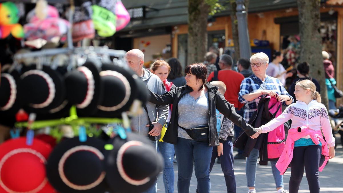 Turyści narzekają na wysokie ceny, ale i tak przyjeżdżają