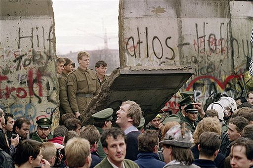 Pomyłka, która przyspieszyła upadek muru berlińskiego