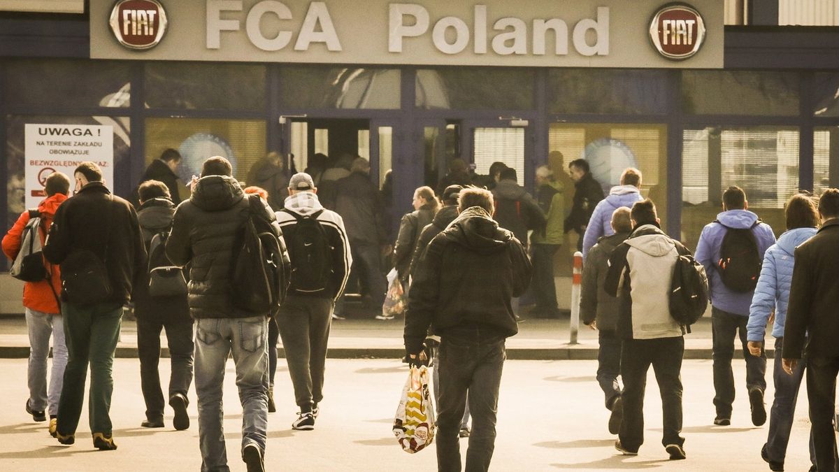Związkowcy boją się o przyszłość polskiej branży motoryzacyjnej.