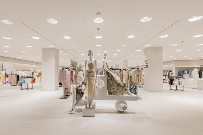 У Варшаві відкрили найбільший магазин Zara в Польщі