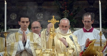 Papież Fanciszek chce ubogiego Kościoła. Uda mu się?