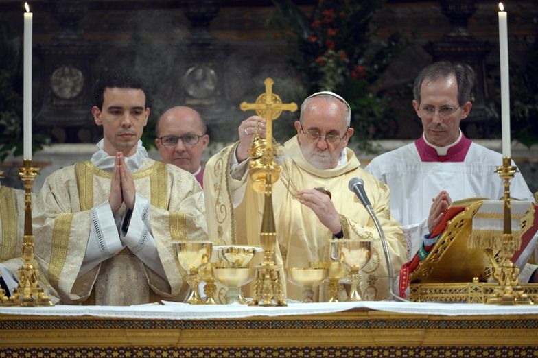 Papież Fanciszek chce ubogiego Kościoła. Uda mu się?