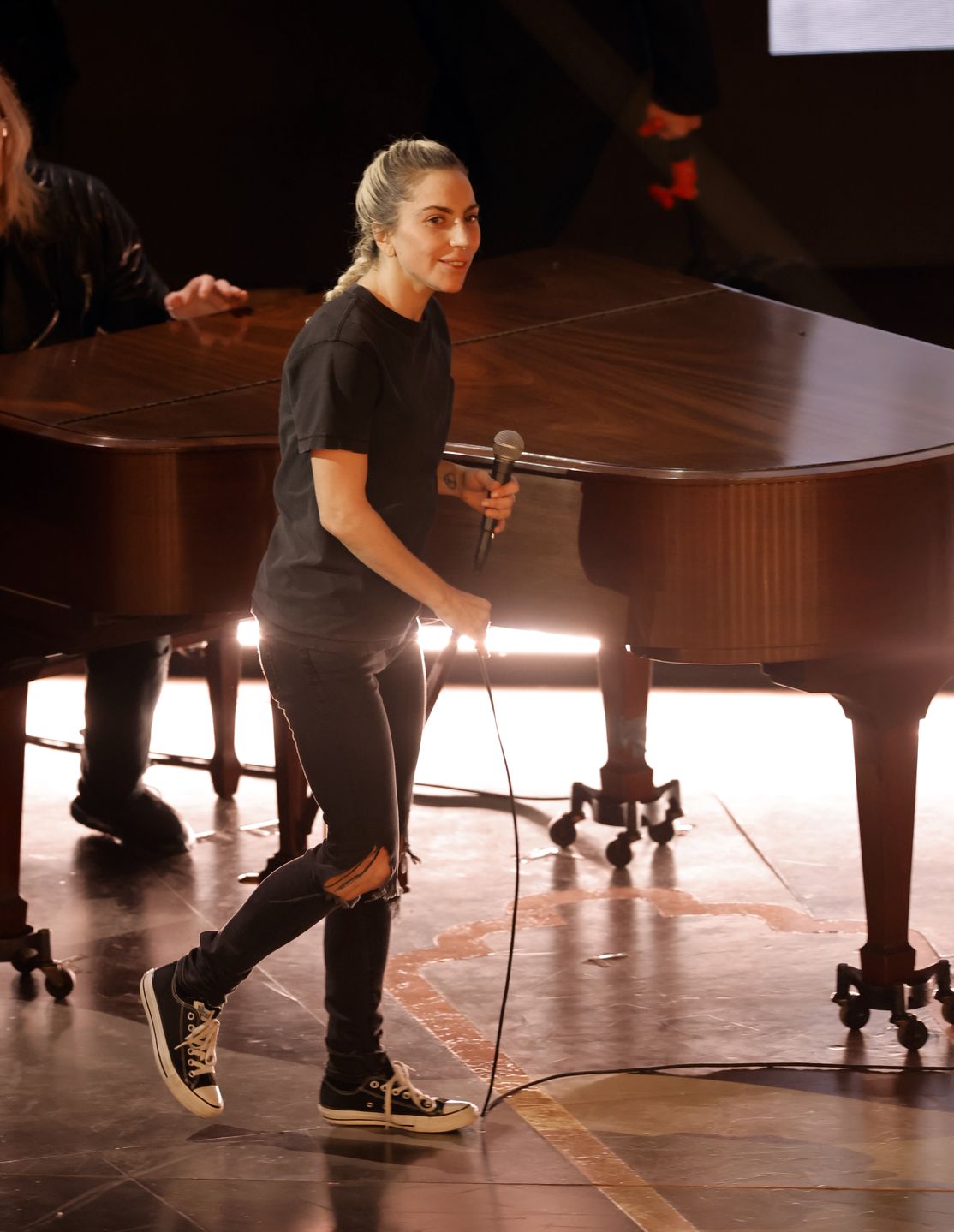 Lady Gaga podczas występu na oscarowej gali