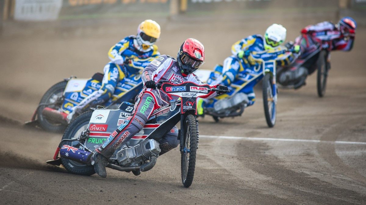 Chris Holder na prowadzenu