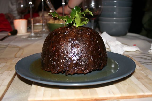 Christmas Pudding brytyjski specjał przyrządzany z łoju i suszonych owoców