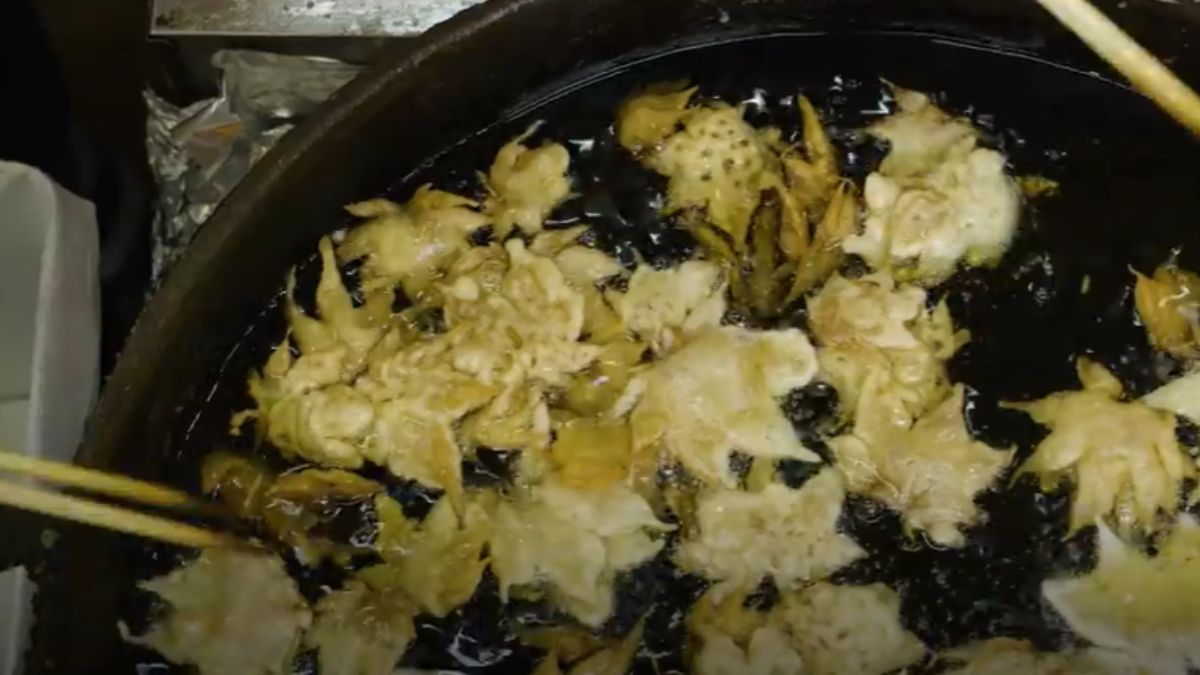 Smażone liście klonu.