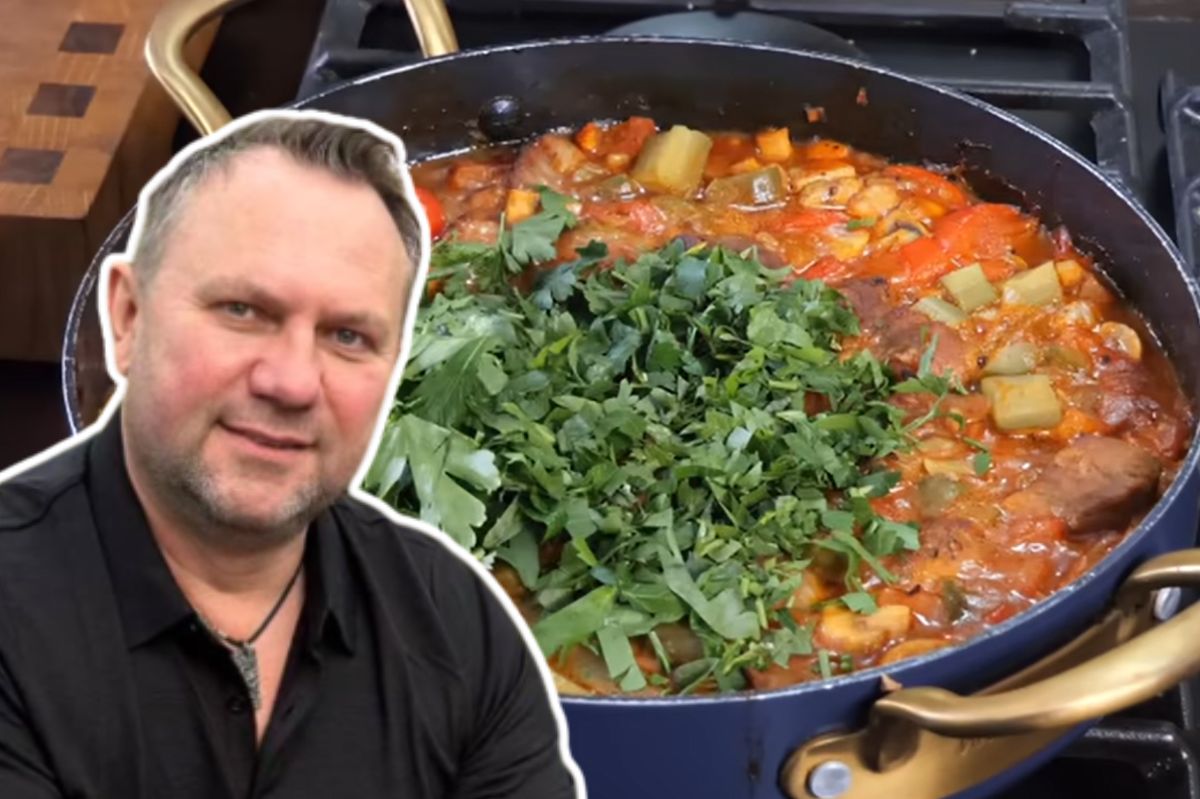 Strzelczyk pokazał, jak zrobić sycące i rozgrzewające danie jednogarnkowe. Na andrzejki ugotuję cały gar
