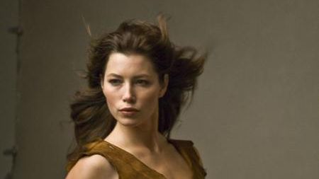 Jessica Biel jako Pocahontas