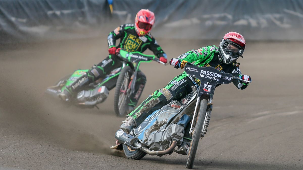 WP SportoweFakty / Arkadiusz Siwek / Trening ROW-u. Andriej Karpow na pierwszym planie