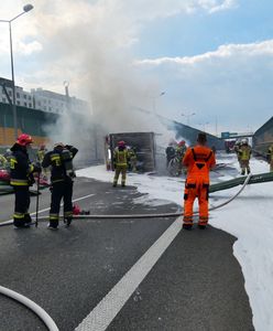 Warszawa. Utrudnienia po śmiertelnym wypadku na S8. Naprawa barier