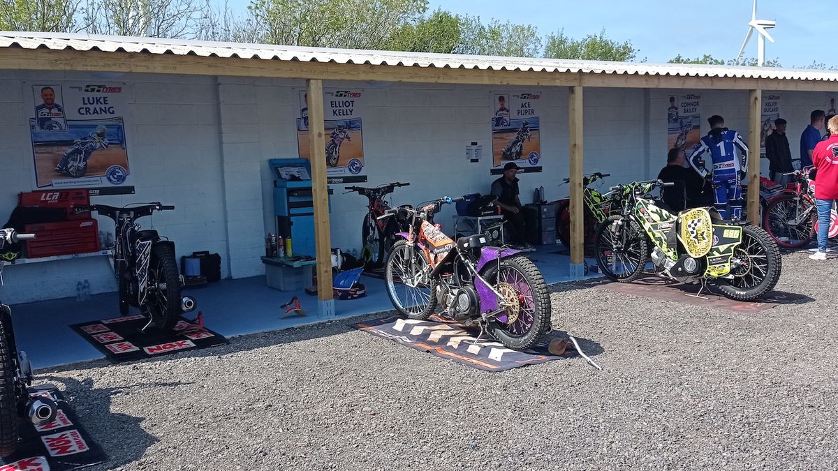 WP SportoweFakty / Stanisław Wrona / Na zdjęciu: Park maszyn w Workington