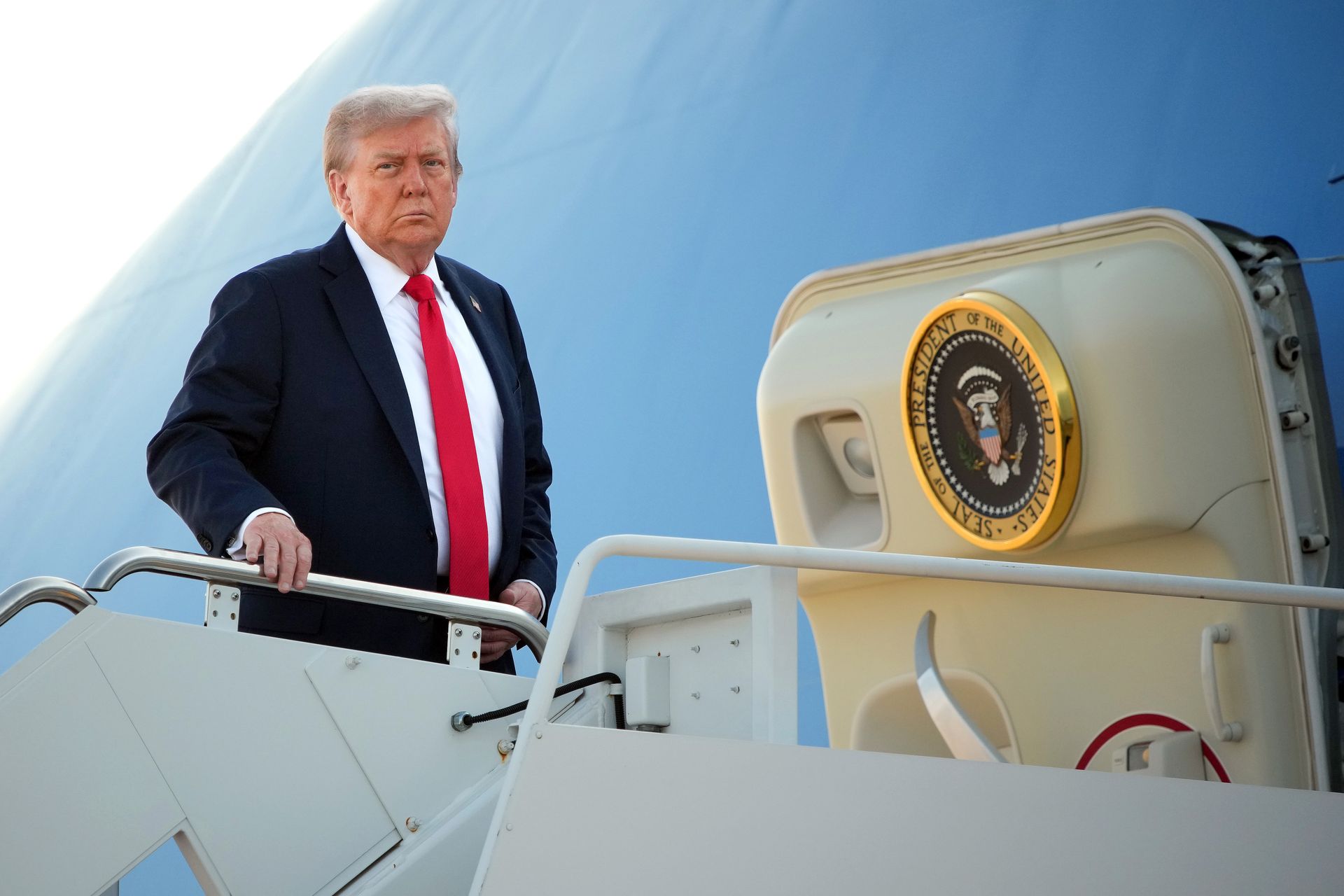 Trump ostrzega: poważne konsekwencje gospodarcze, jeśli Putin nie będzie chciał pokoju