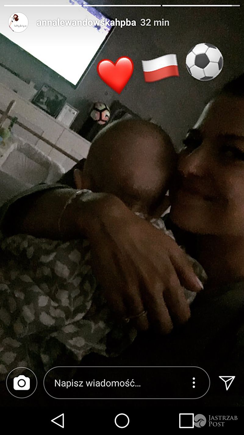 Anna Lewandowska kibicuje z Klarą Lewandowską