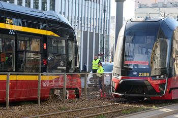 Zderzenie tramwajów w Łodzi. 71-latka w szpitalu