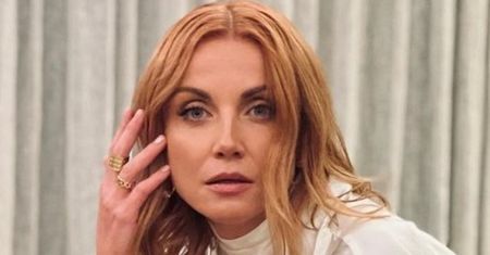 Katarzyna Zielińska zachwyca elegancją. W takiej bluzce można usiąść przy świątecznym stole