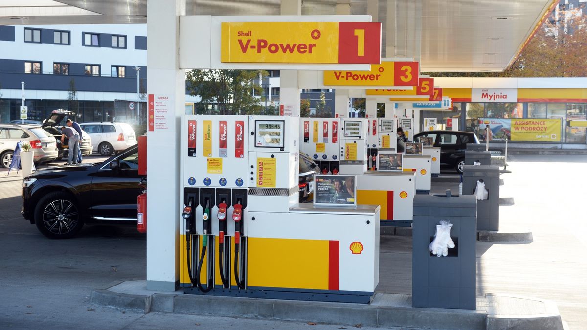 Stacje Shell powoli wracają do normalnego działania.