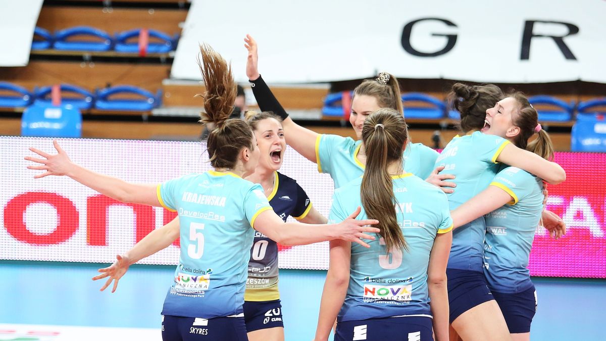 WP SportoweFakty / Monika Pliś / Na zdjęciu: siatkarki Developresu SkyRes Rzeszów