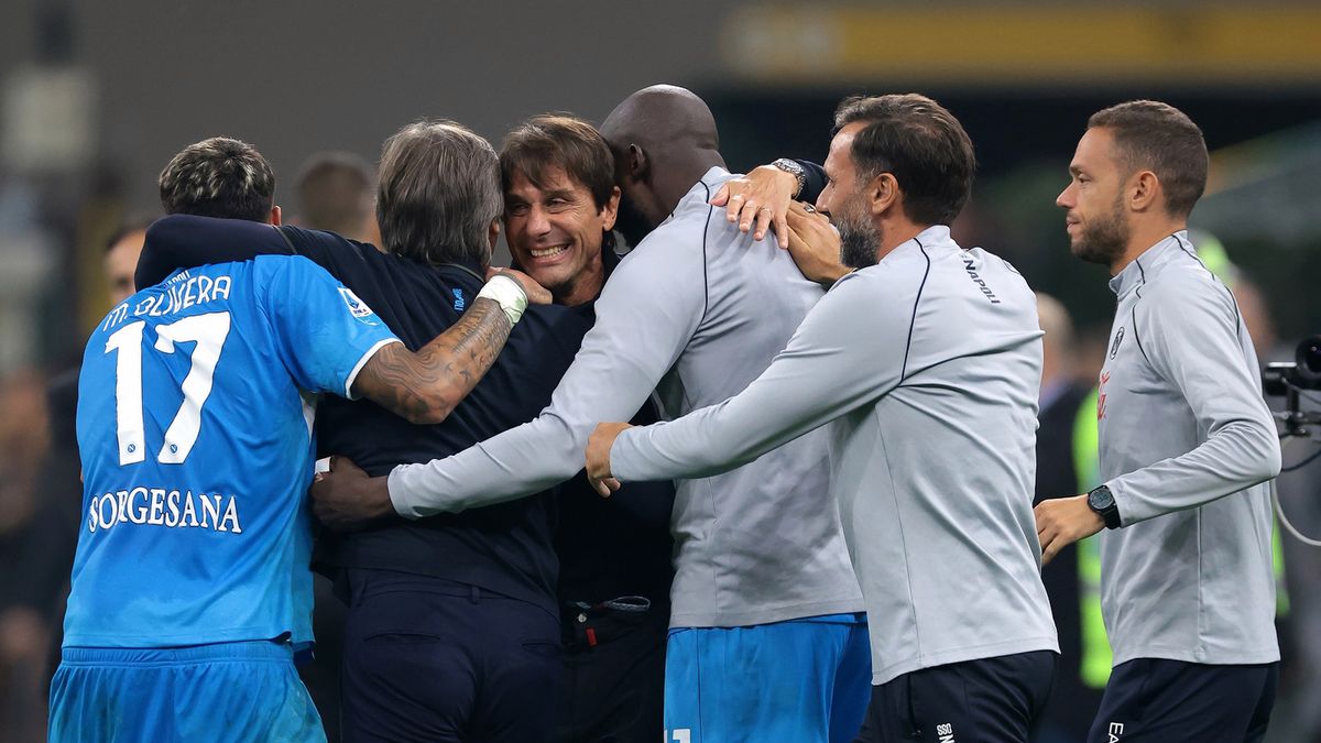 Getty Images / Jonathan Moscrop / Na zdjęciu: Antonio Conte z piłkarzami Napoli