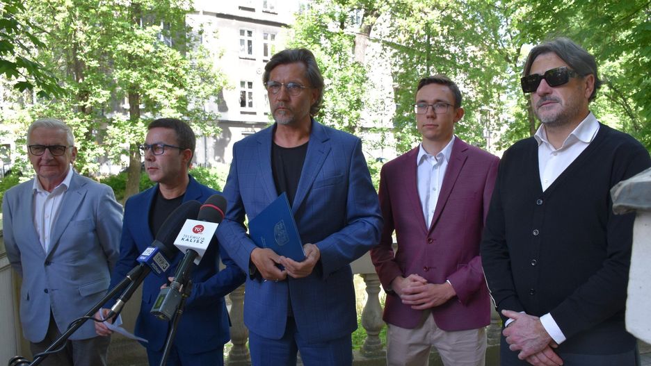 Konferencja prasowa prezydenta Kalisza w sprawie kaliskiego szpitala