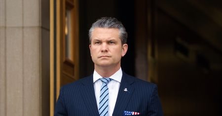 Na kilka dni wstrzymał pomoc dla Ukrainy. Trump o tym nie wiedział